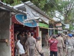 Bikin Macet, 11 Kios Tak Berizin di Bale Binarum Bogor Dibongkar Satpol PP.