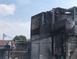Rumah Dua Lantai di Tegallega Kota Bogor Kebakaran, Diduga Akibat Korsleting Listrik.