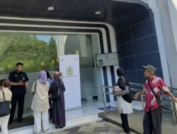 Dedi Mulyadi Buka Pos Pengaduan di Komplek Gedung Sate Provinsi Jawa Barat.