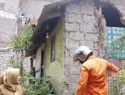 2 Rumah di Bogor Ambruk Akibat Struktur Bangunan Lapuk, 1 Penghuni Luka.