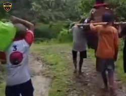 Fakta Pasien Sakit Ditandu Imbas Jalan Rusak Parah di Wonosobo, Dinas PUPR Janji Perbaiki Tahun 2026  Ada video yang ramai diperbincangkan publik belakangan ini di media sosial seperti TikTok.