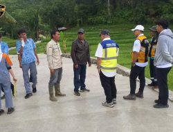 Rekonstruksi Jalan Cigudeg-Cisangku Kabupaten Bogor Terhambat Material