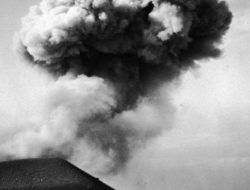Letusan Dahsyat Gunung Semeru, 709 Orang Tewas & Ribuan Rumah Hancur