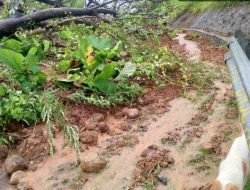 Sempat Tertutup Longsor, Jalan ke Wisata Ciletuh Sukabumi Kembali Bisa Dilalui Kendaraan
