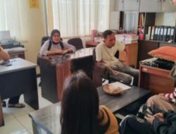 Remaja korban penganiayaan dan perundungan di Tasikmalaya akhirnya lapor polisi .