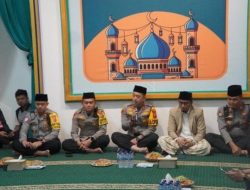 Kapolres Bogor Buka Puasa Bersama dan Bagikan Takjil ke Warga di Pos Gadog