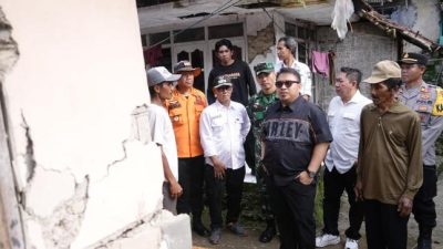 Bupati Subang Tinjau Lokasi Tanah Bergerak Di Cipunagara, Pastikan Pemerintah Hadir Hingga Pelosok Subang.